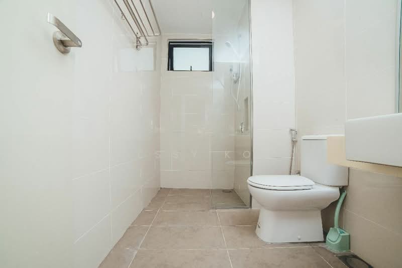 Servis Apartment untuk Disewa di Southkey Mosaic - Jessy Koh - Bathroom - PropertyGuru.com.my