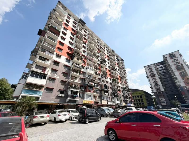 Rumah Flat untuk Dijual di Pangsapuri SS8 Kelana Jaya - Shazwan CH - Exterior - PropertyGuru.com.my