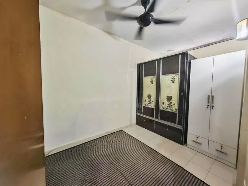 2-storey Terraced House for Sale in Taman Scientex Pasir Gudang (Pasir Gudang) - Sufi Norman - Bedroom - PropertyGuru.com.my