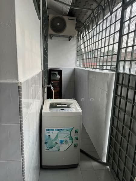 1.5-storey Terraced House for Rent in Taman Molek (Johor Bahru) - Jane Ngoi - Balcony - PropertyGuru.com.my