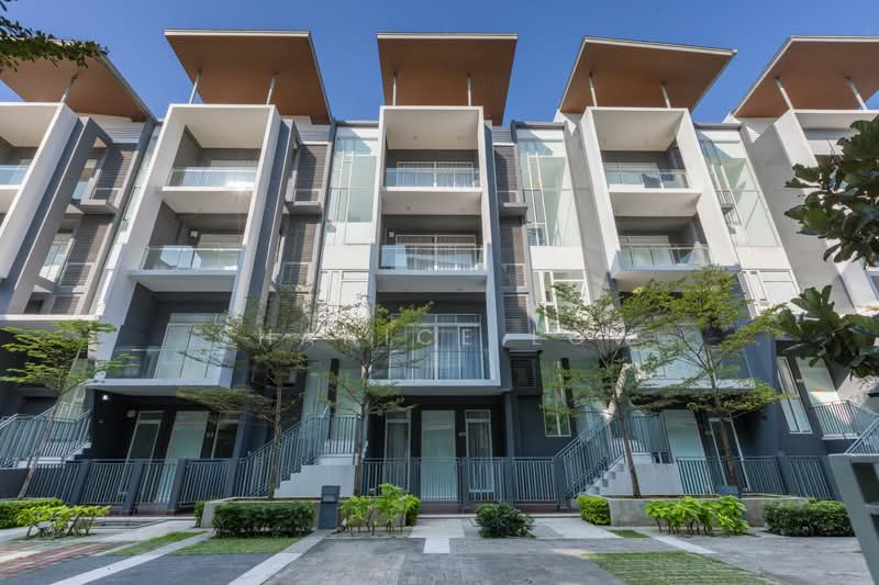 Townhouse for Sale in Bandar Puteri Puchong (Puchong) - Shanice Low - Exterior - PropertyGuru.com.my