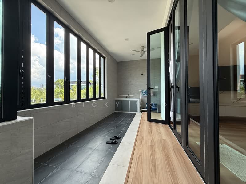 Rumah Teres 2 Tingkat untuk Dijual di Taman Sutera Utama (Skudai) - Ricky Woo - Balcony - PropertyGuru.com.my