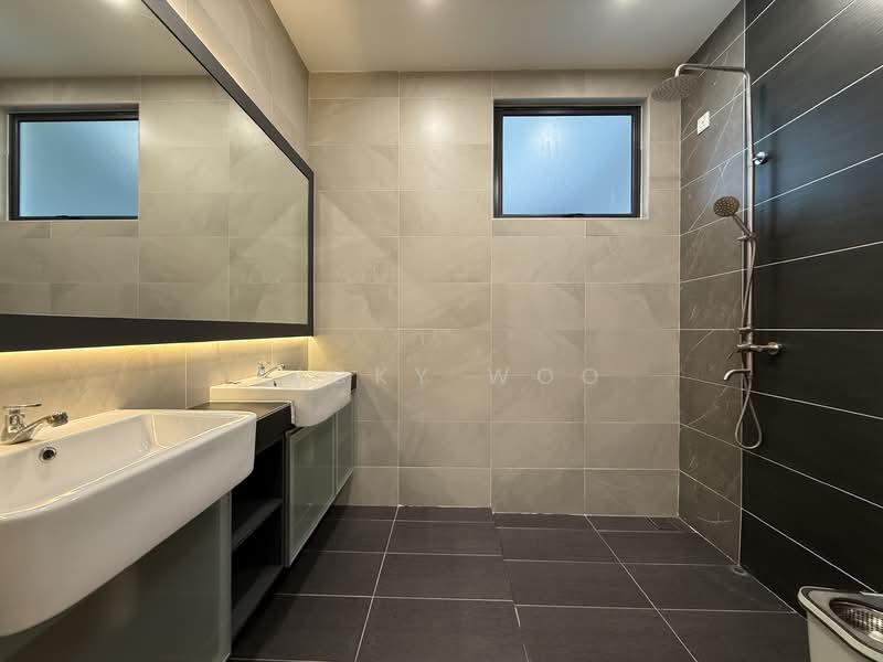 Rumah Teres 2 Tingkat untuk Dijual di Taman Sutera Utama (Skudai) - Ricky Woo - Bathroom - PropertyGuru.com.my