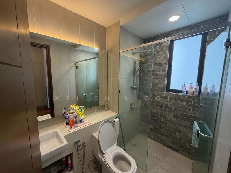 Condominium for Sale at Queens Residences Q1 @ Queens Waterfront - Wei Chin Ooi - Bathroom - PropertyGuru.com.my