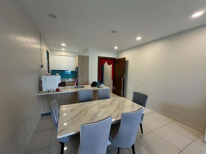 Condominium for Sale at Queens Residences Q1 @ Queens Waterfront - Wei Chin Ooi - Dining area - PropertyGuru.com.my