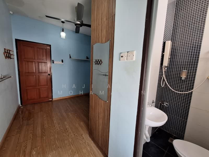 Semi-Detached House for Sale in Johor Bahru (Johor) - Haji Andy Mohamadon - Bathroom - PropertyGuru.com.my