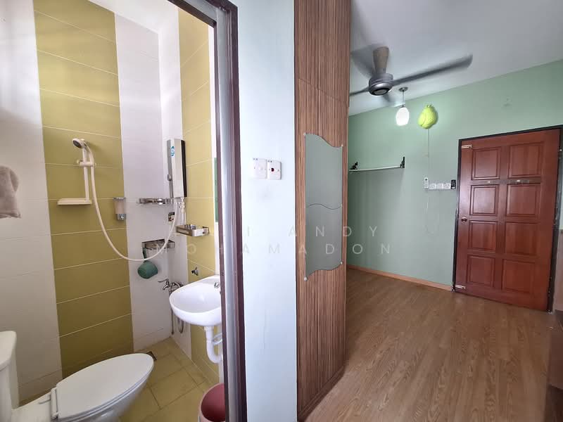 Semi-Detached House for Sale in Johor Bahru (Johor) - Haji Andy Mohamadon - Bathroom - PropertyGuru.com.my