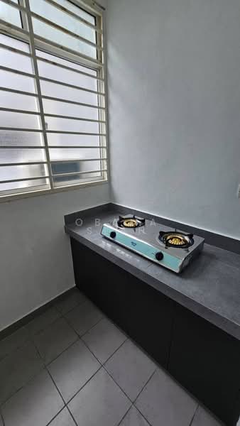 Kondominium untuk Disewa di The Holmes 1 - Obama Seah - Kitchen - PropertyGuru.com.my