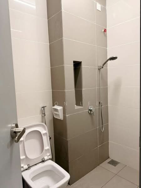 Kondominium untuk Dijual di PARC Regency (Residensi Masai) - Vion Lee - Bathroom - PropertyGuru.com.my