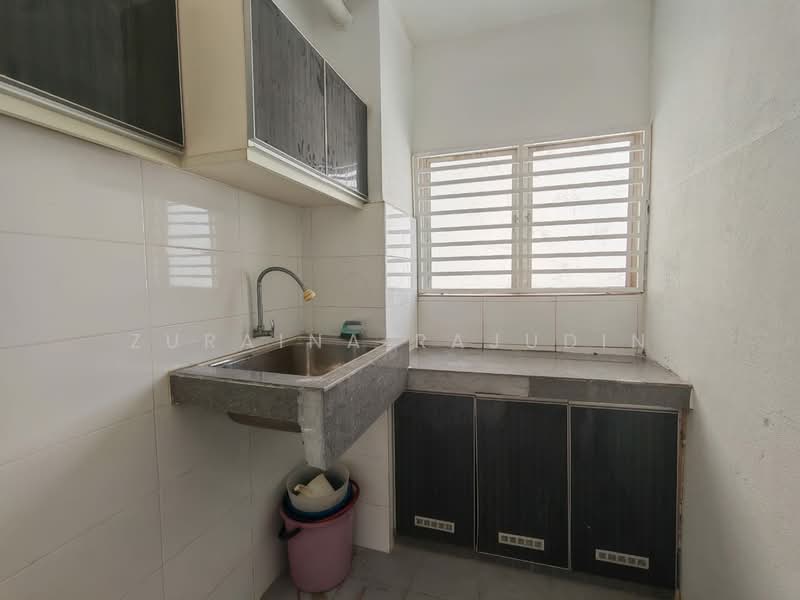 Servis Apartment untuk Dijual di Suri Puteri - Zuraina Rajudin - Kitchen - PropertyGuru.com.my