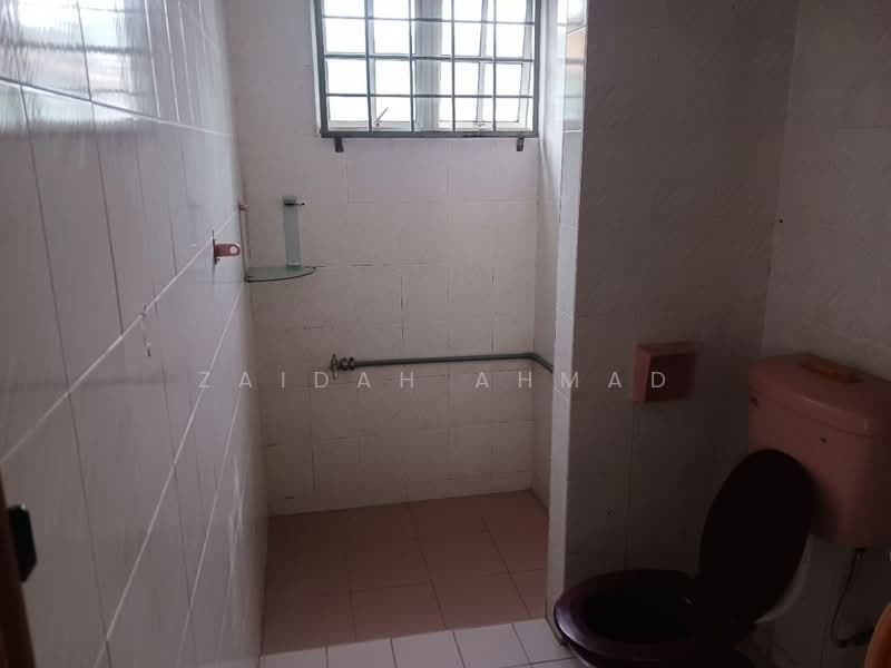 Terraced House for Sale in Kajang (Selangor) - Zaidah Ahmad - Bathroom - PropertyGuru.com.my