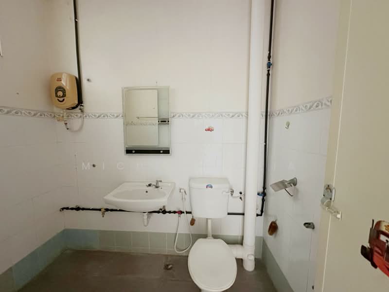Rumah Teres 2 Tingkat untuk Disewa di Bandar Tasek Mutiara (Simpang Ampat) - Michelle Chia - Bathroom - PropertyGuru.com.my