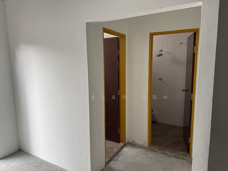 Kedai / Pejabat untuk Disewa di Seksyen 7 (Shah Alam) - Sr. Alan NBH - Bathroom - PropertyGuru.com.my