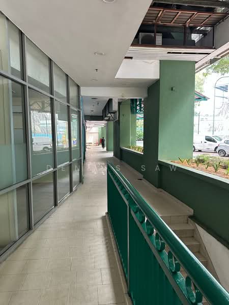 Kondominium untuk Dijual di Perdana Exclusive - Dennis Saw - Corridor - PropertyGuru.com.my