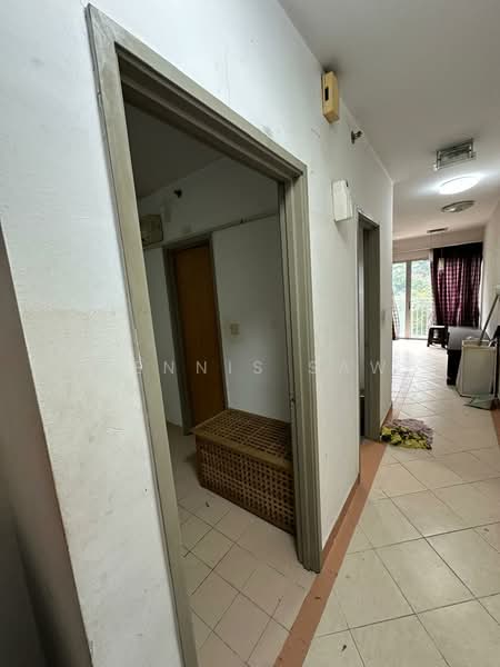 Kondominium untuk Dijual di Perdana Exclusive - Dennis Saw - Corridor - PropertyGuru.com.my