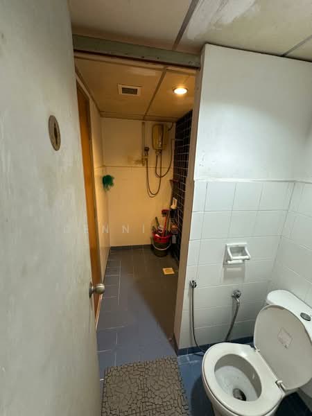 Kondominium untuk Dijual di Perdana Exclusive - Dennis Saw - Bathroom - PropertyGuru.com.my