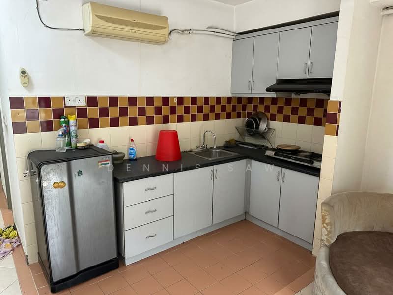 Kondominium untuk Dijual di Perdana Exclusive - Dennis Saw - Kitchen - PropertyGuru.com.my