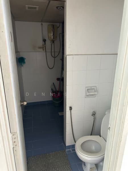 Kondominium untuk Dijual di Perdana Exclusive - Dennis Saw - Bathroom - PropertyGuru.com.my