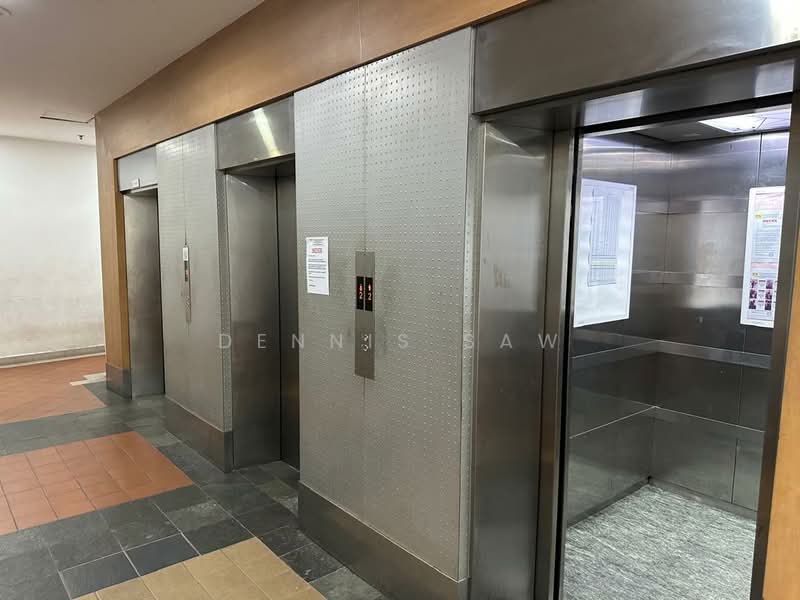 Kondominium untuk Dijual di Perdana Exclusive - Dennis Saw - Corridor - PropertyGuru.com.my