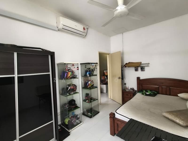 2-storey Terraced House for Sale in Bandar Jaya Putra (Johor Bahru) - Zack Chow - Bedroom - PropertyGuru.com.my