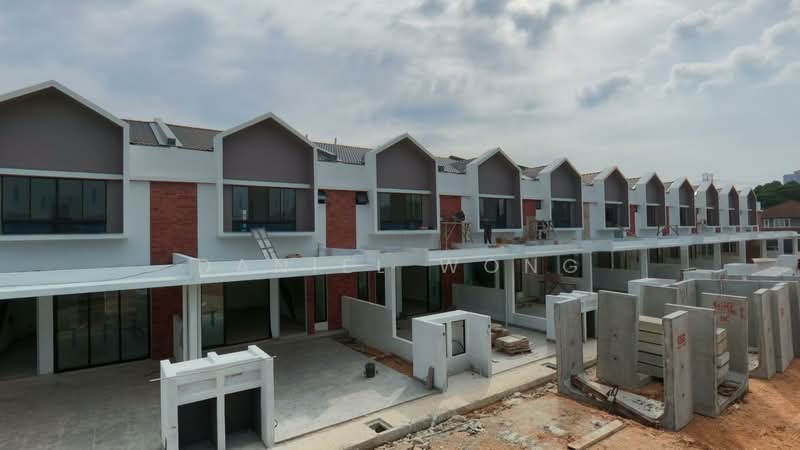 2-storey Terraced House for Sale in Bandar Puchong Utama (Puchong) - Daniel Wong - Exterior - PropertyGuru.com.my