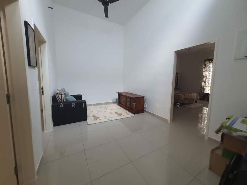 2-storey Terraced House for Rent in Bandar Sri Sendayan (Negeri Sembilan) - Arifin Tahir - Living Room - PropertyGuru.com.my