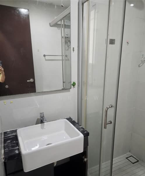 Condominium for Rent at Bay Point @ Country Garden Danga Bay - Finn Aw - Bathroom - PropertyGuru.com.my