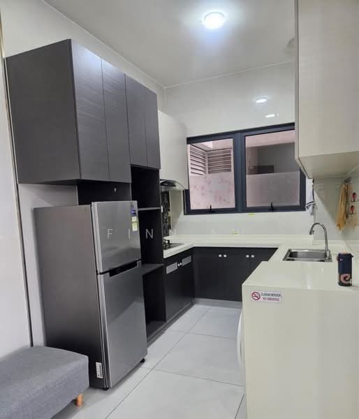 Condominium for Rent at Bay Point @ Country Garden Danga Bay - Finn Aw - Kitchen - PropertyGuru.com.my