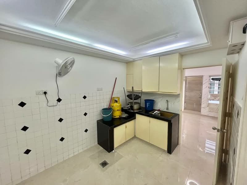 Rumah Teres 2 Tingkat untuk Dijual di Taman Tun Dr Ismail (Kuala Lumpur) - Mohd Nor Fahmi - Kitchen - PropertyGuru.com.my