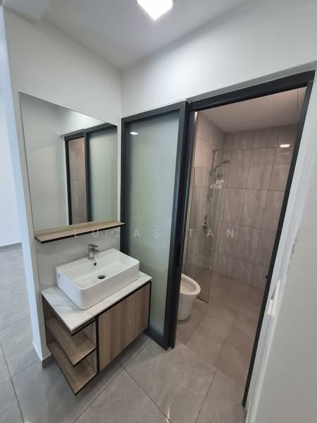 Pangsapuri untuk Disewa di Savana @ Batu Kawan - Lucas Tan - Bathroom - PropertyGuru.com.my