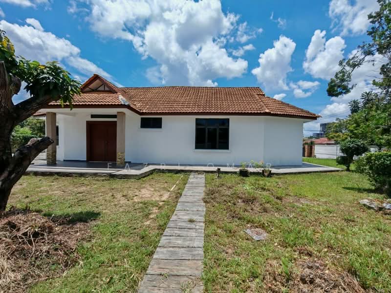 Rumah Banglo untuk Dijual di Bandar Rinching Seksyen 1 (Semenyih) - Fazri Omar - Exterior - PropertyGuru.com.my