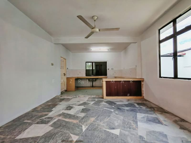 Rumah Banglo untuk Dijual di Bandar Rinching Seksyen 1 (Semenyih) - Fazri Omar - Kitchen - PropertyGuru.com.my