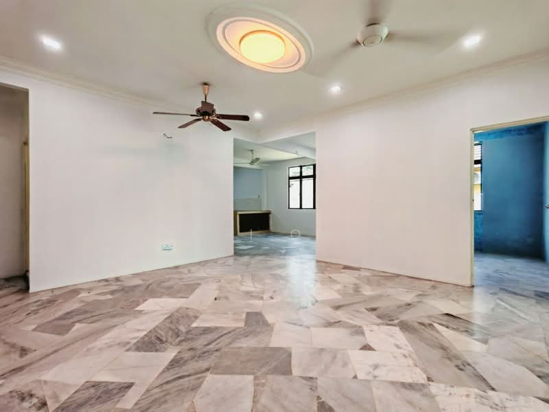 Rumah Banglo untuk Dijual di Bandar Rinching Seksyen 1 (Semenyih) - Fazri Omar - Living Room - PropertyGuru.com.my