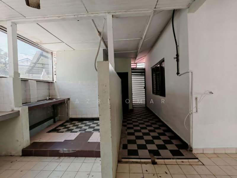 Rumah Banglo untuk Dijual di Bandar Rinching Seksyen 1 (Semenyih) - Fazri Omar - Kitchen - PropertyGuru.com.my