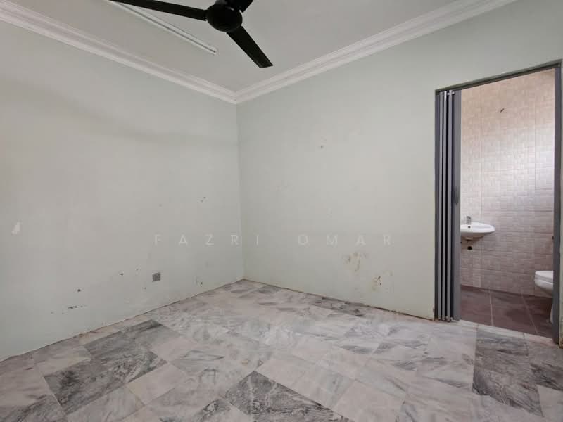 Rumah Banglo untuk Dijual di Bandar Rinching Seksyen 1 (Semenyih) - Fazri Omar - Bathroom - PropertyGuru.com.my