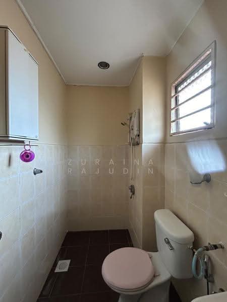 2-storey Terraced House for Sale in Jenjarom (Selangor) - Zuraina Rajudin - Bathroom - PropertyGuru.com.my