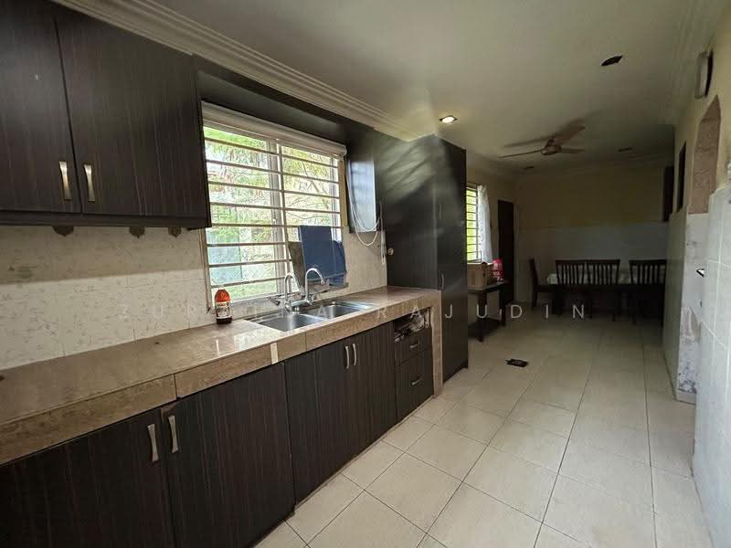 2-storey Terraced House for Sale in Jenjarom (Selangor) - Zuraina Rajudin - Kitchen - PropertyGuru.com.my
