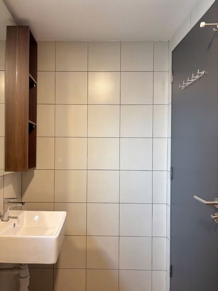 Servis Apartment untuk Disewa di D'Quince Residences - Pearl Ho - Bathroom - PropertyGuru.com.my