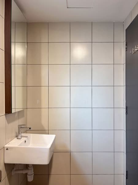 Servis Apartment untuk Disewa di D'Quince Residences - Pearl Ho - Bathroom - PropertyGuru.com.my