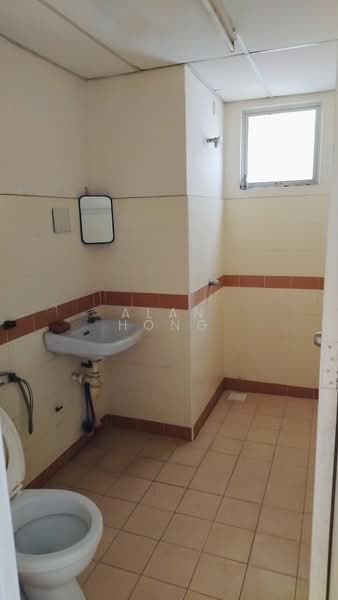 Kondominium untuk Dijual di Prima Setapak Condominium - Alan Hong - Bathroom - PropertyGuru.com.my
