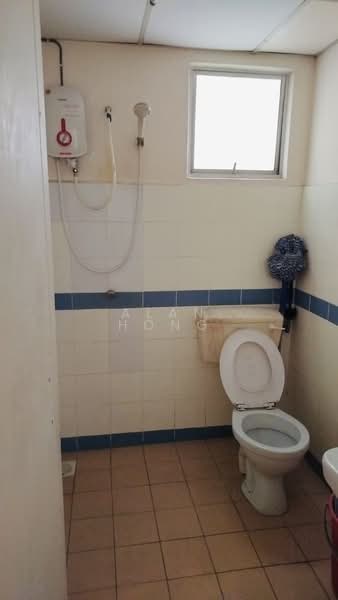 Kondominium untuk Dijual di Prima Setapak Condominium - Alan Hong - Bathroom - PropertyGuru.com.my