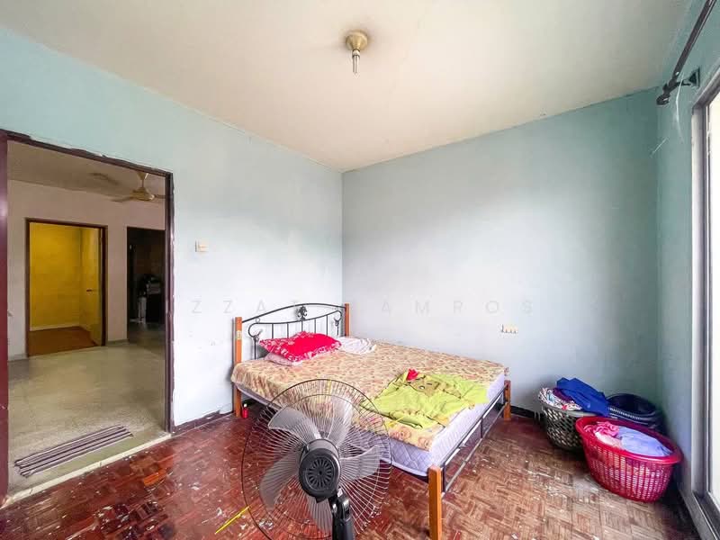 Rumah Flat untuk Dijual di Menara Sri Jati - Izzat Zamros - Bedroom - PropertyGuru.com.my