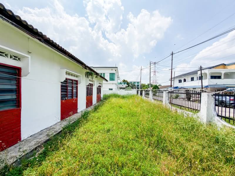Rumah Banglo untuk Dijual di Seri Kembangan (Selangor) - Izzat Zamros - Exterior - PropertyGuru.com.my