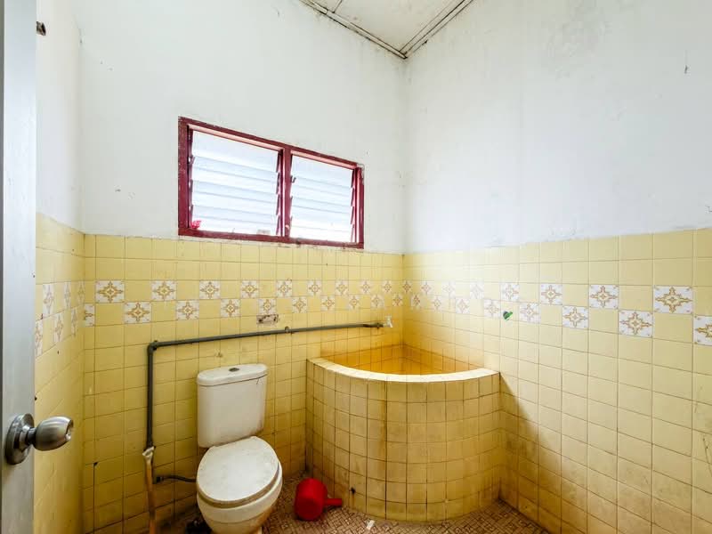 Rumah Banglo untuk Dijual di Seri Kembangan (Selangor) - Izzat Zamros - Bathroom - PropertyGuru.com.my