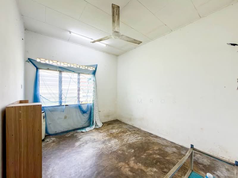 Rumah Banglo untuk Dijual di Seri Kembangan (Selangor) - Izzat Zamros - Bedroom - PropertyGuru.com.my