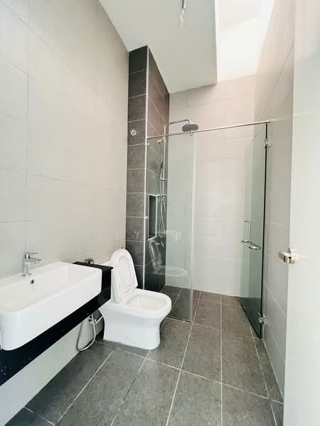 Rumah Teres 2 Tingkat untuk Dijual di Bandar Sri Alam (Johor Bahru) - Sky Tan - Bathroom - PropertyGuru.com.my