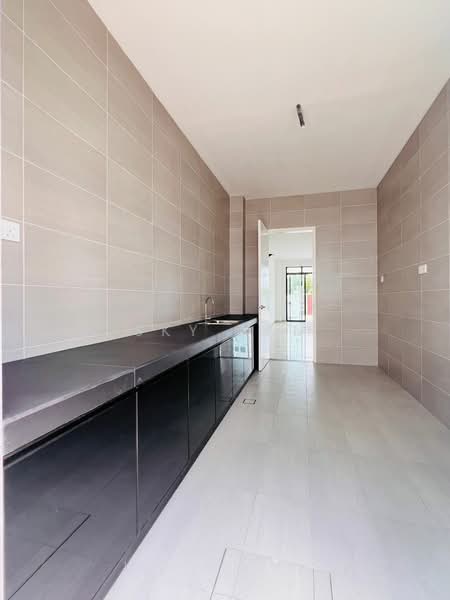 Rumah Teres 2 Tingkat untuk Dijual di Bandar Sri Alam (Johor Bahru) - Sky Tan - Kitchen - PropertyGuru.com.my