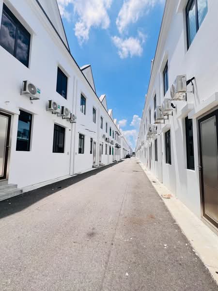 Rumah Teres 2 Tingkat untuk Dijual di Bandar Sri Alam (Johor Bahru) - Sky Tan - Exterior - PropertyGuru.com.my