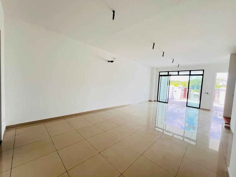 Rumah Teres 2 Tingkat untuk Dijual di Bandar Sri Alam (Johor Bahru) - Sky Tan - Living Room - PropertyGuru.com.my