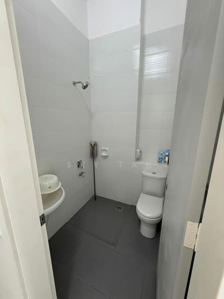 Rumah Teres 2 Tingkat untuk Dijual di Eco Summer (Johor Bahru) - Sky Tan - Bathroom - PropertyGuru.com.my